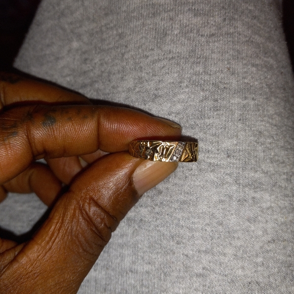 Jewelry - Picture 3 of 3